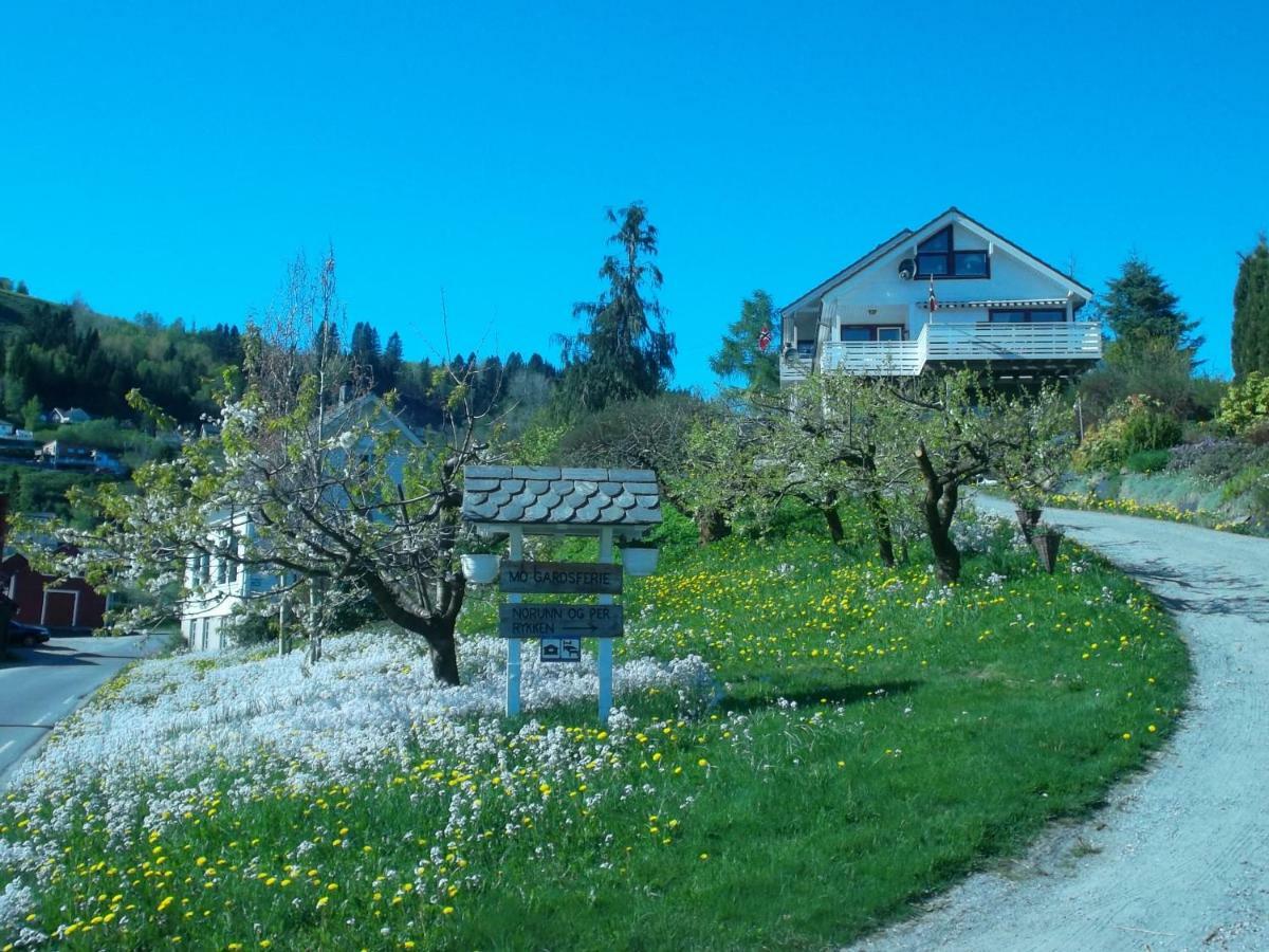 Mo Gardsferie-Pers Frukthage Vila Øystese Exterior foto