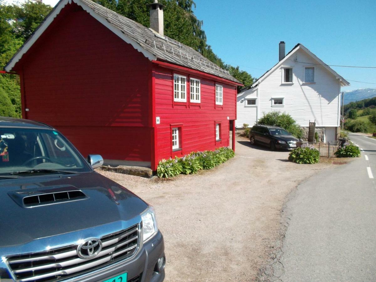 Mo Gardsferie-Pers Frukthage Vila Øystese Exterior foto